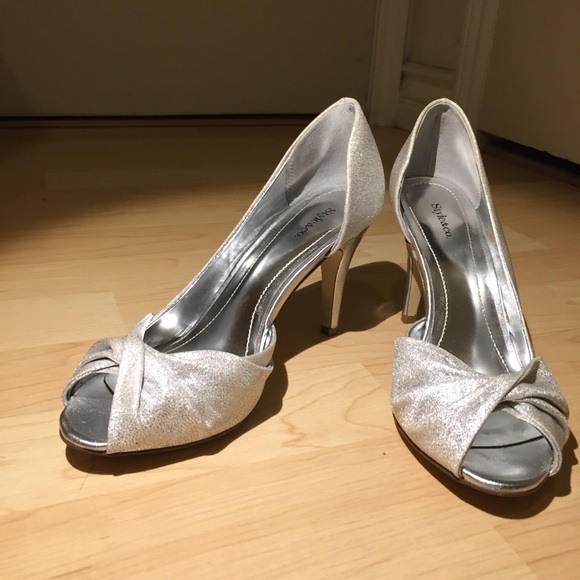 Style&Co Shiny Silvery heels - Picture 2 of 3